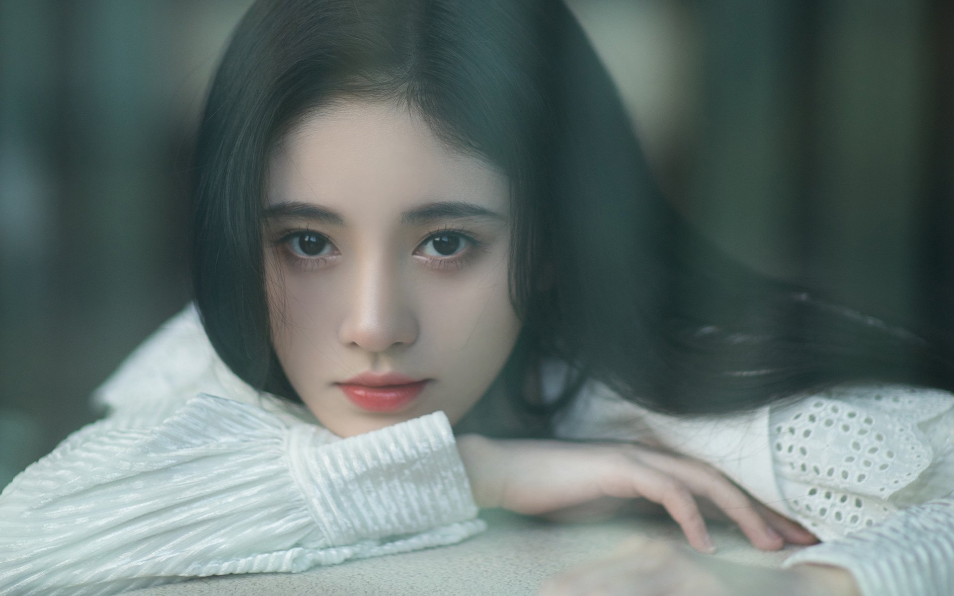 AYX体育-利物浦引进年轻中场球员，未来可期，利物浦中场大将