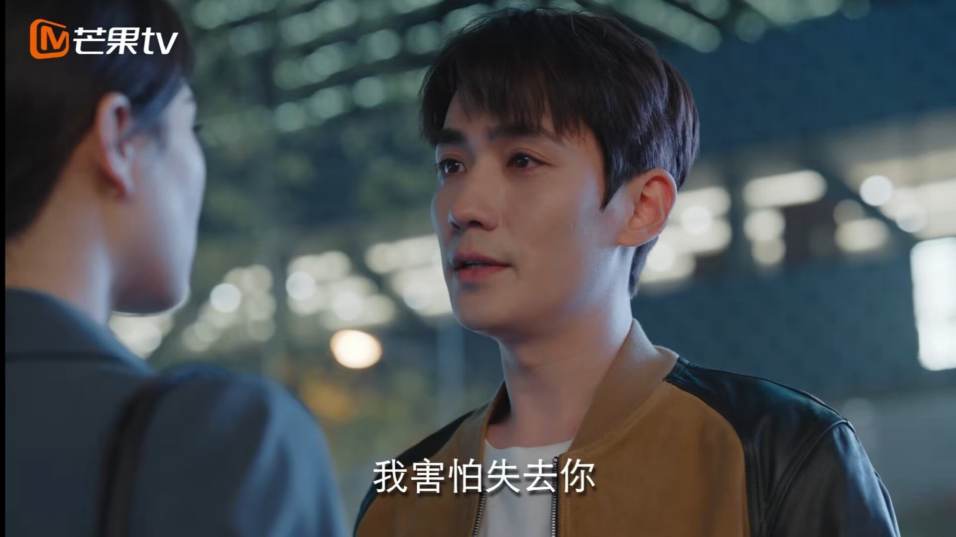 爱游戏体育APP下载-骑士掘金对抗，场上激烈角逐震撼球迷，掘金骑士常规赛视频