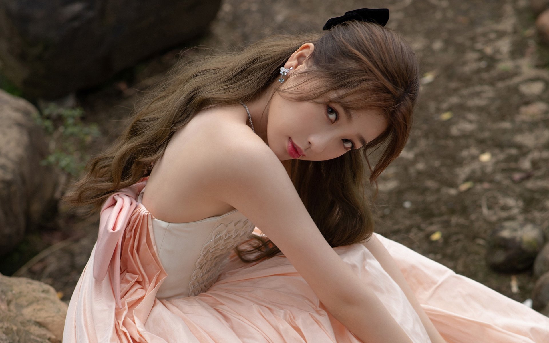 爱游戏-穆里尼奥参观博物馆回顾执教历程，穆里尼奥专题视频